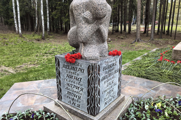 В память о девушках-лесорубах, спасавших блокадный Ленинград, будет цвести черешня