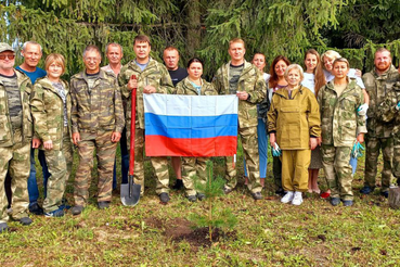 ⁣Акция «Сохраним лес» стартовала в День Государственного флага Российской Федерации